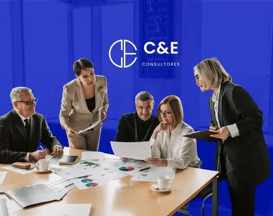 Equipo experto en Revisoría Fiscal para empresas en Colombia - Consultores CYE